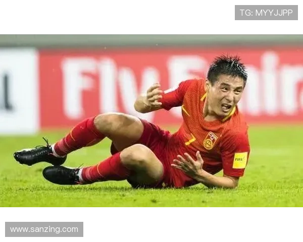 足球俱乐部一号球星背后的成长历程与个人影响力分析